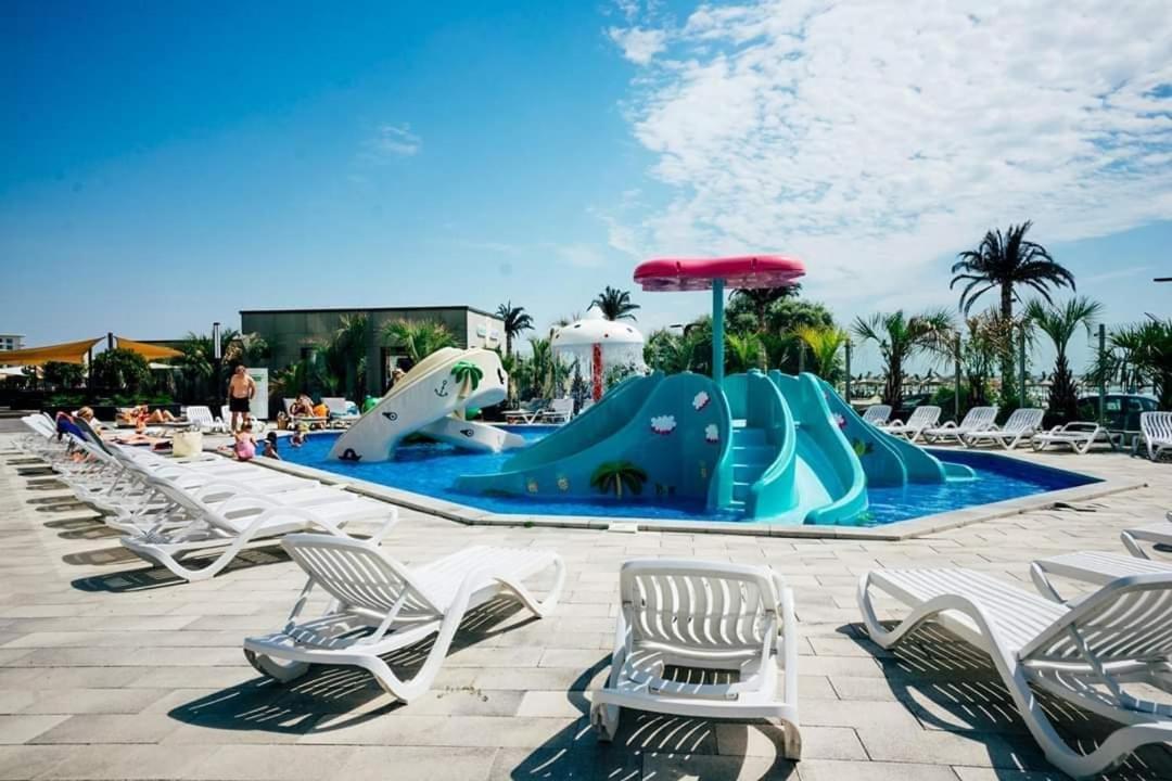 Desiree Beach Apartment Нэводари Экстерьер фото
