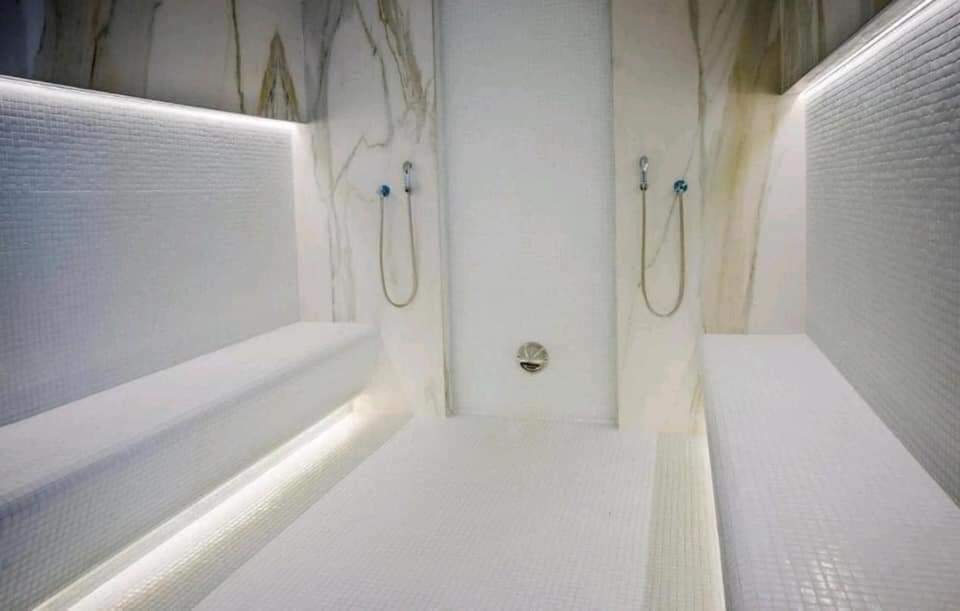 Desiree Beach Apartment Нэводари Экстерьер фото