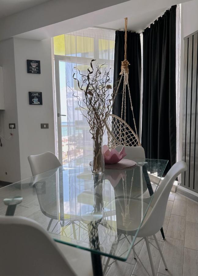 Desiree Beach Apartment Нэводари Экстерьер фото