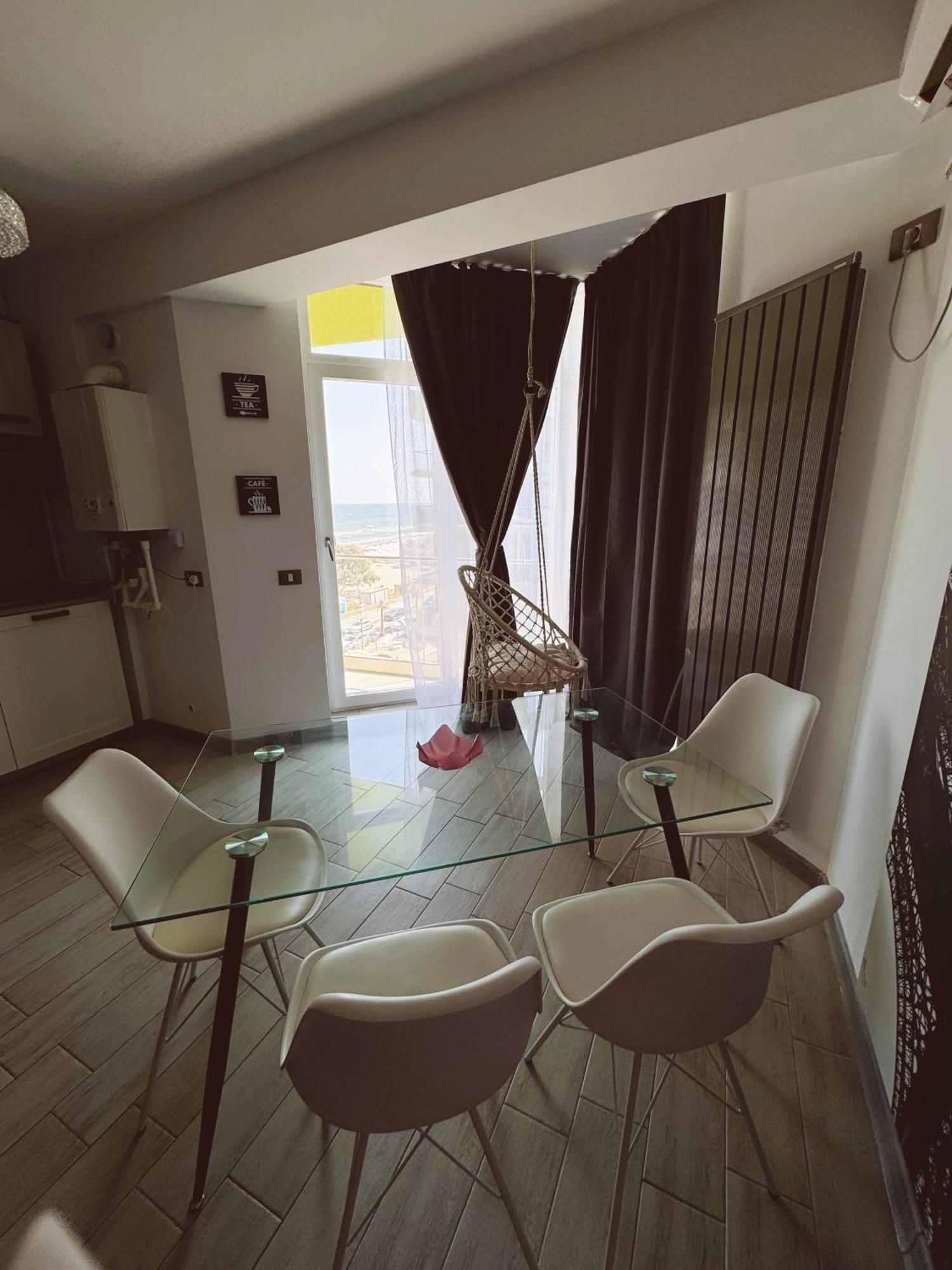 Desiree Beach Apartment Нэводари Экстерьер фото